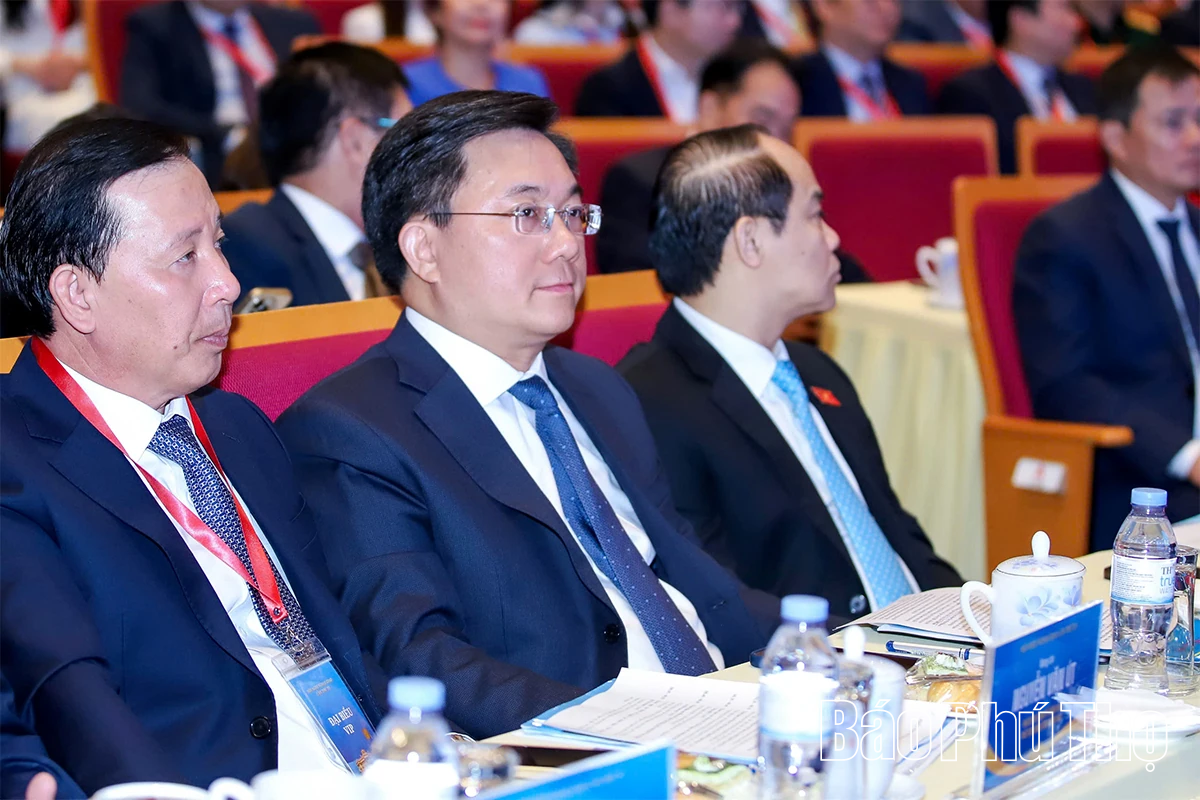Phiên toàn thể về ngoại giao phục vụ phát triển đất nước trong giai đoạn mới
