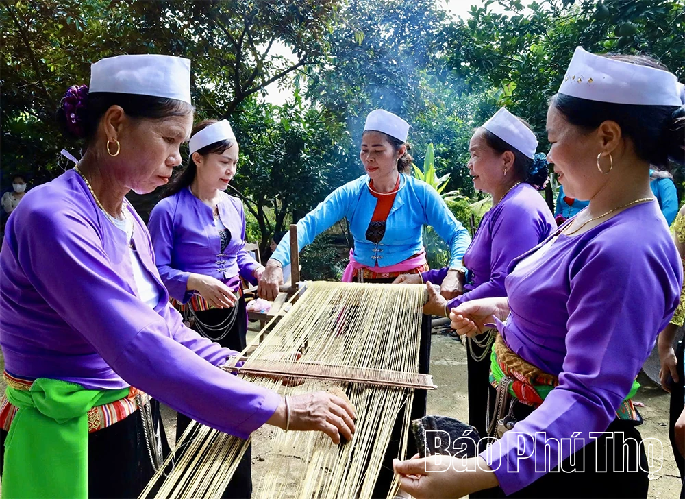 Nét đẹp nghề dệt thổ cẩm dân tộc Mường