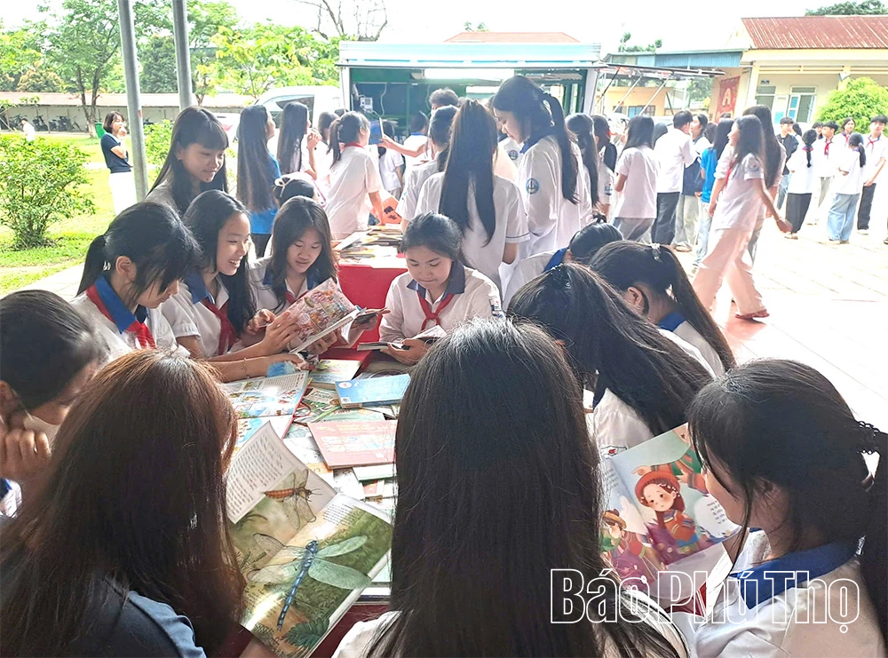 Những chuyến xe tri thức - Hành trình lan tỏa văn hóa đọc đến cộng đồng