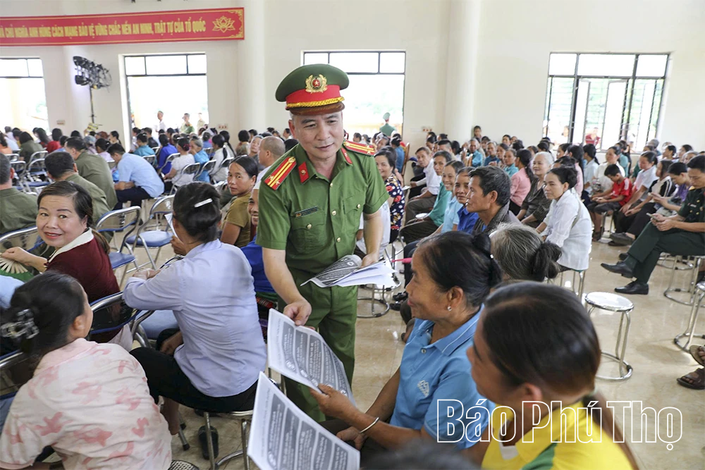 Kỳ Sơn phát động toàn dân tham gia bảo vệ an ninh Tổ quốc