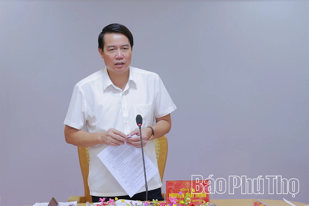 Thẩm tra các dự thảo nghị quyết về đầu tư công, đất đai, rừng