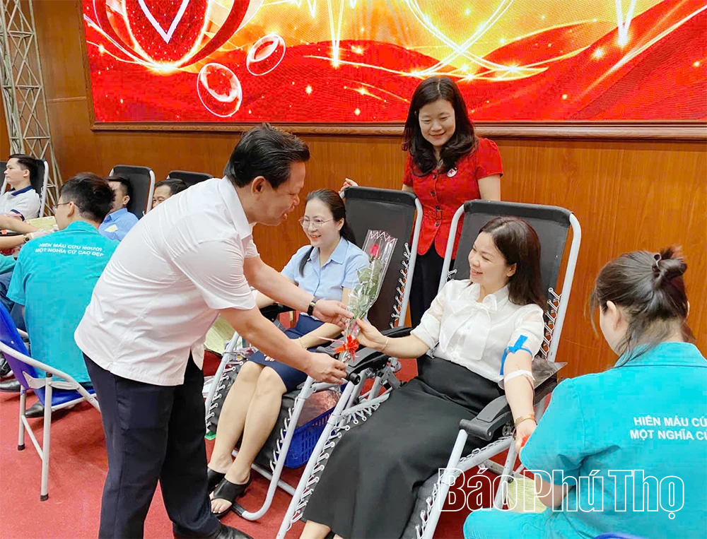 Ngày hội hiến máu tình nguyện “Giọt hồng Đất Tổ”