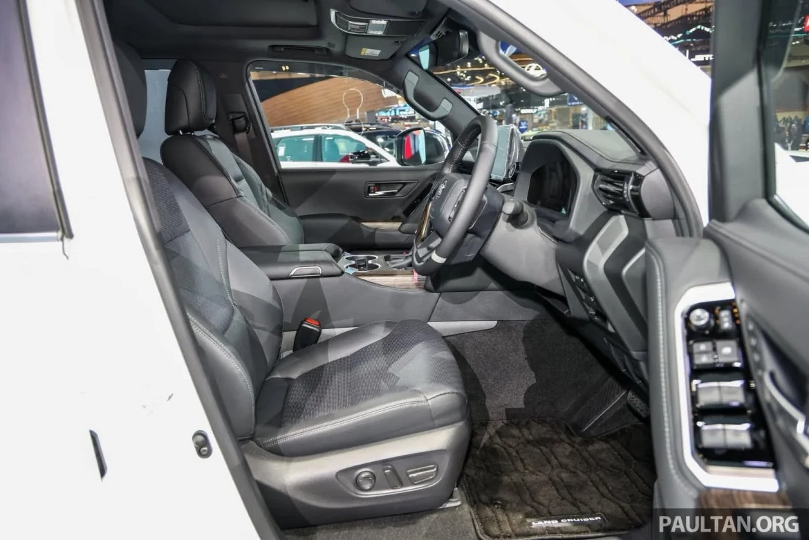 Cận cảnh Toyota Land Cruiser Hybrid 2026 ra mắt Đông Nam Á