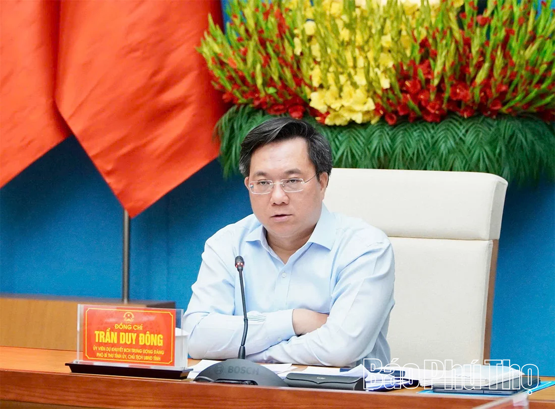 Chủ tịch UBND tỉnh Trần Duy Đông nghe báo cáo các đồ án quy hoạch phân khu