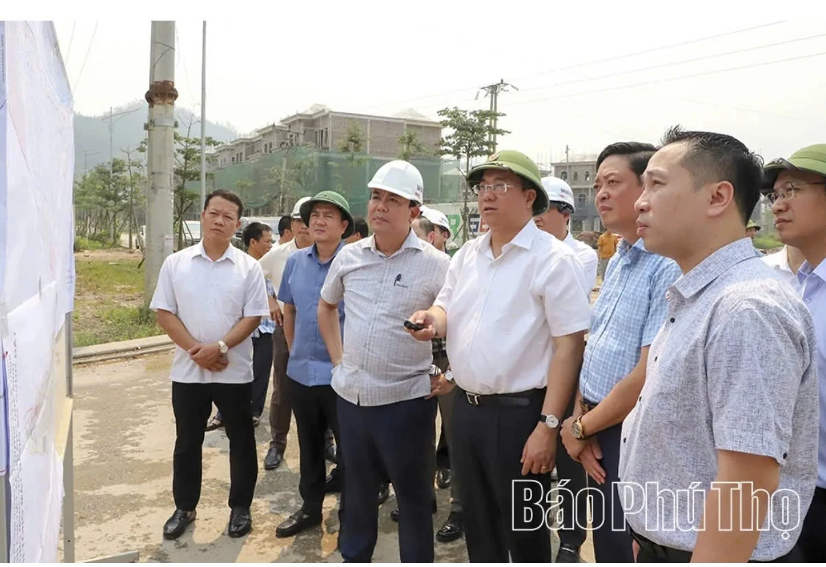 Đưa việc học tập, thực hành tư tưởng, đạo đức, phương pháp, phong cách Hồ Chí Minh vào thực tiễn