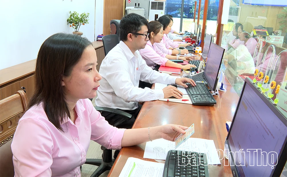Thước đo từ lòng dân
