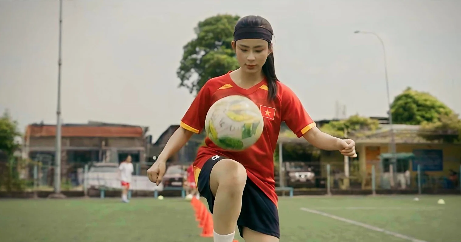 Gửi thông điệp yêu thương qua trái bóng lăn
