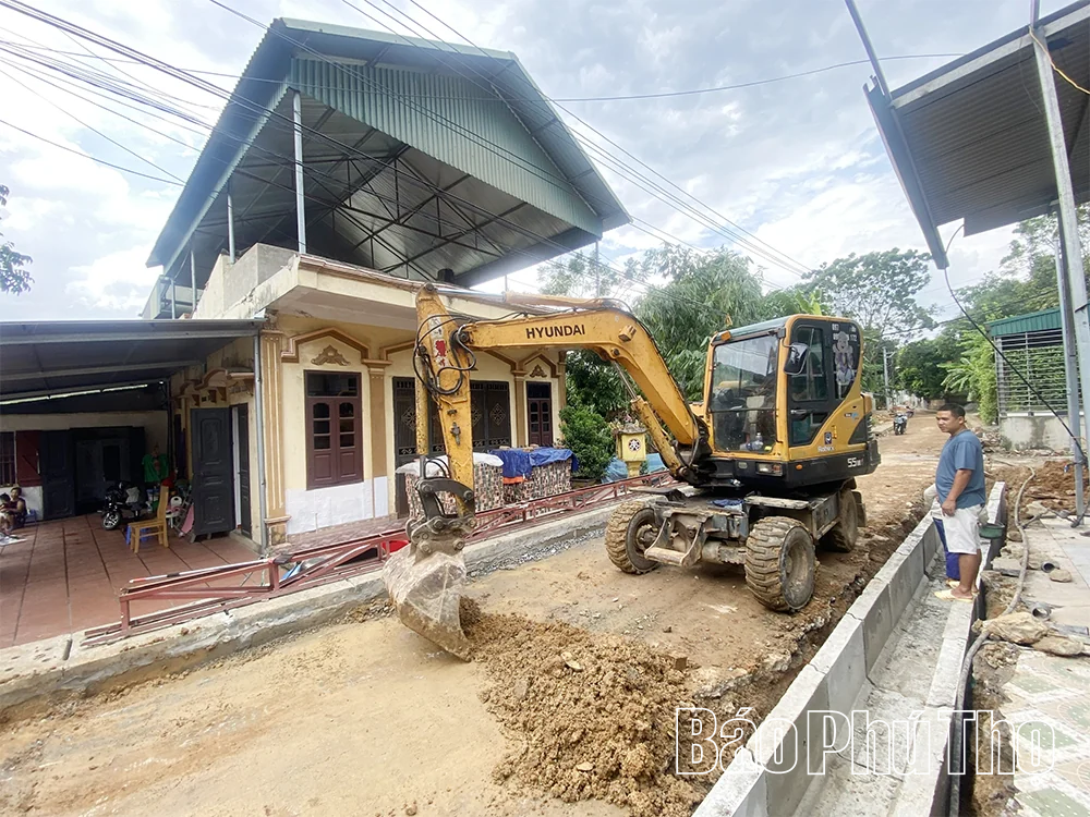 Người dân hiến hơn 900m<sup>2</sup> đất, gần 1,6 tỷ đồng vật kiến trúc để làm đường giao thông nông thôn