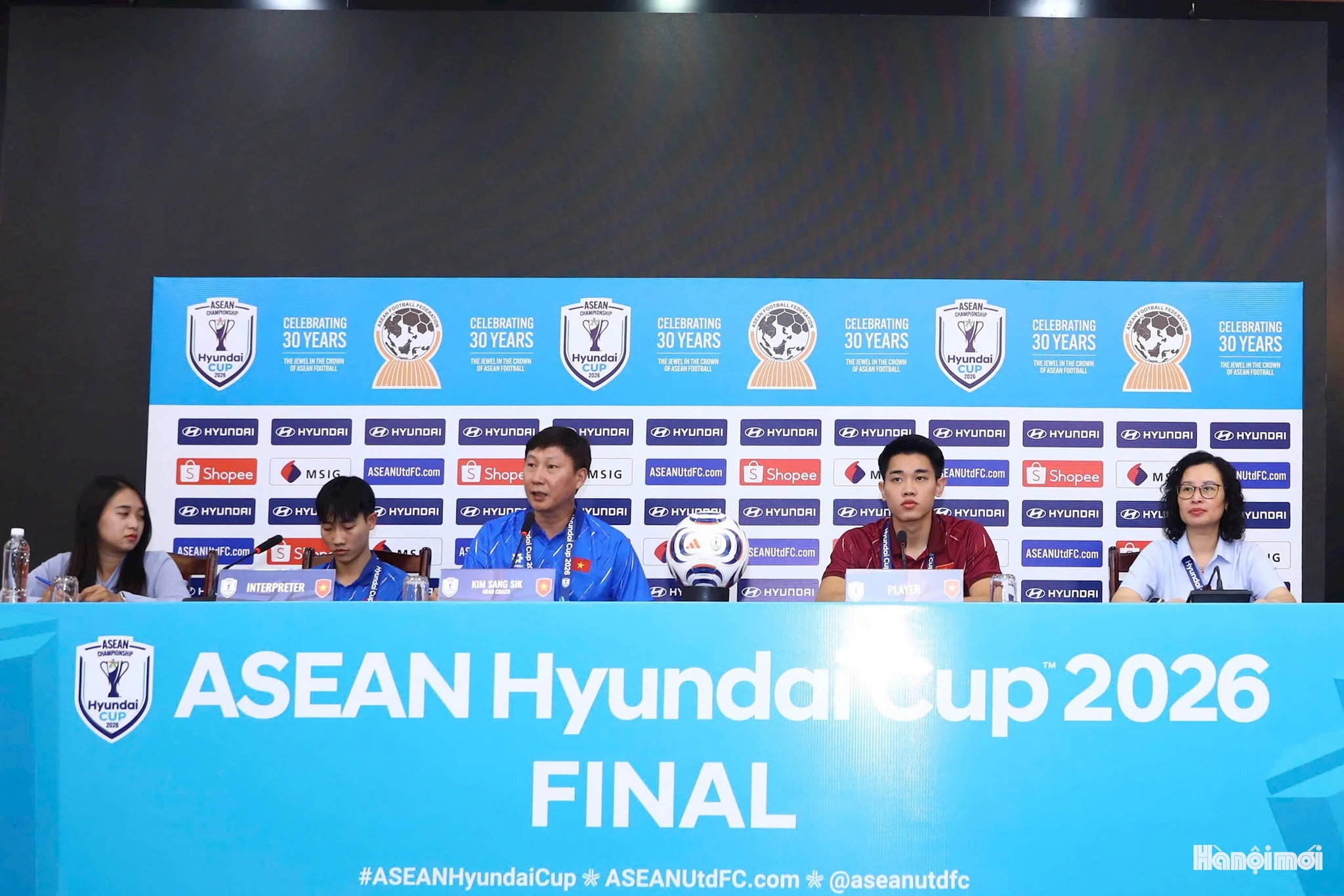 Huấn luyện viên Kim Sang-sik nói gì trước trận chung kết lượt về ASEAN Cup 2026?