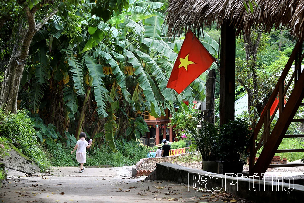 Tự hào màu cờ Tổ quốc trong ngày Quốc khánh