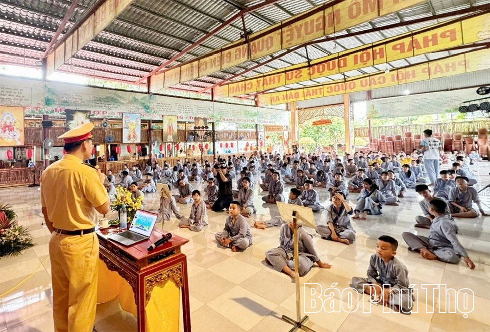 Đổi mới tuyên truyền, nâng cao ý thức chấp hành pháp luật giao thông