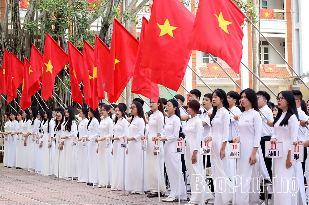 Rộn rã ngày khai trường trên quê hương đất Tổ