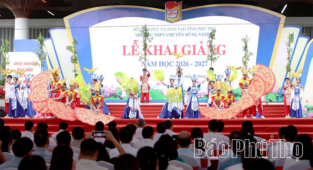 Rộn rã ngày khai trường trên quê hương đất Tổ