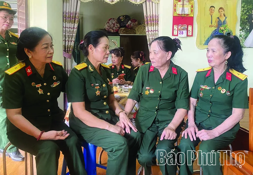 Chuyến xe nghĩa tình của những nữ chiến sĩ Trường Sơn Đất Tổ