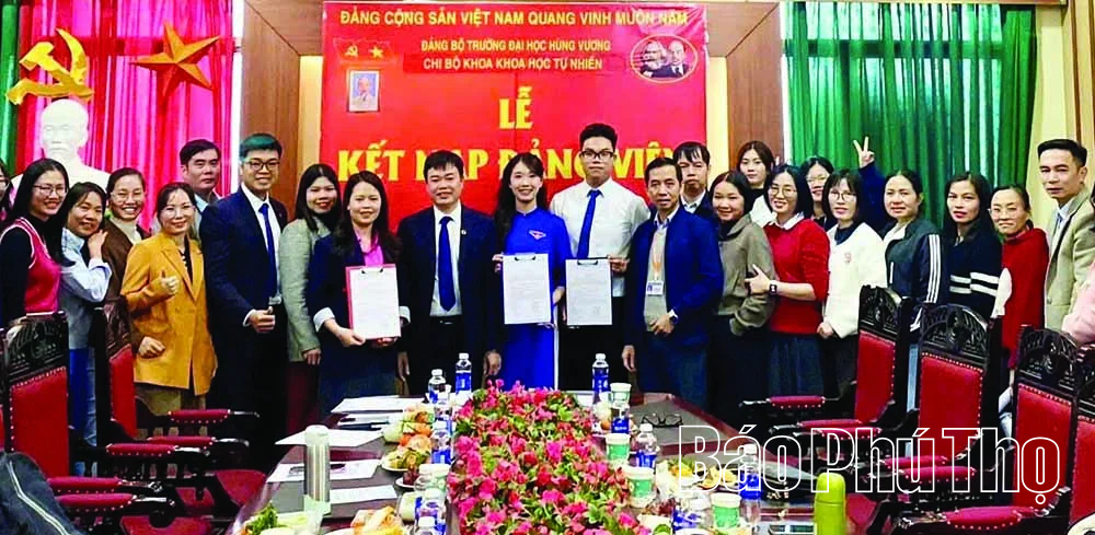 Quan tâm phát triển Đảng trong sinh viên