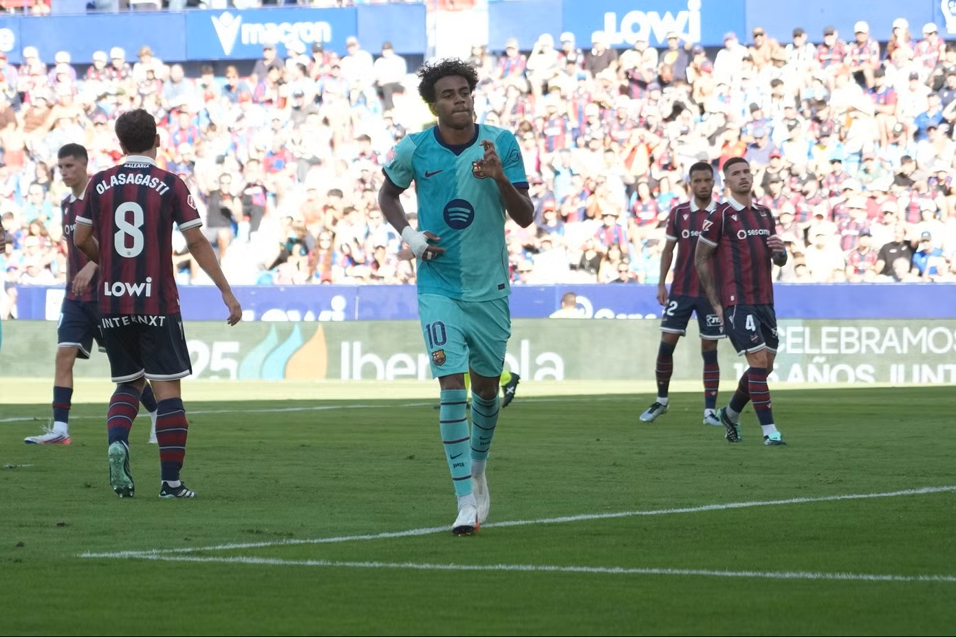 Yamal tỏa sáng, Barca thắng nghẹt thở Levante