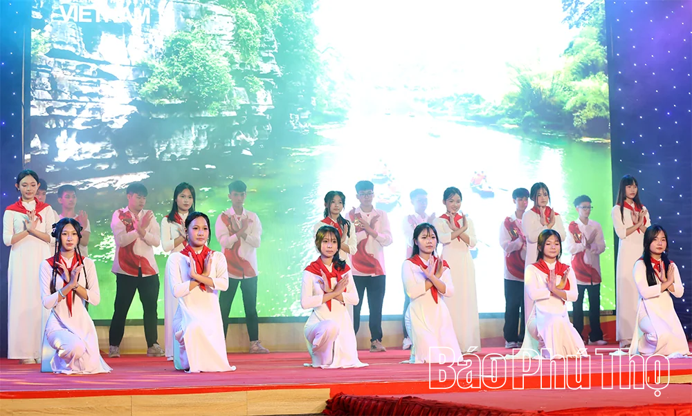 Trường THPT Công Nghiệp: Kết nối học sinh đầu cấp qua “Đêm hội Chào 10”