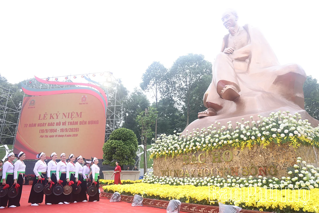 Kỷ niệm 72 năm Ngày Bác Hồ về thăm Đền Hùng và khánh thành Tượng đài “Bác Hồ với ngày hội non sông”
