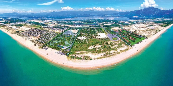 Resort biển ở Nha Trang: Đọc vị bản đồ bờ biển trước khi đặt phòng