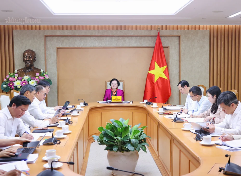 Xây dựng Khung tổ chức các cơ quan, đơn vị trong hệ thống hành chính; đề án mô hình tự quản, mô hình ĐVHC cấp xã mang tính hạt nhân tiêu biểu