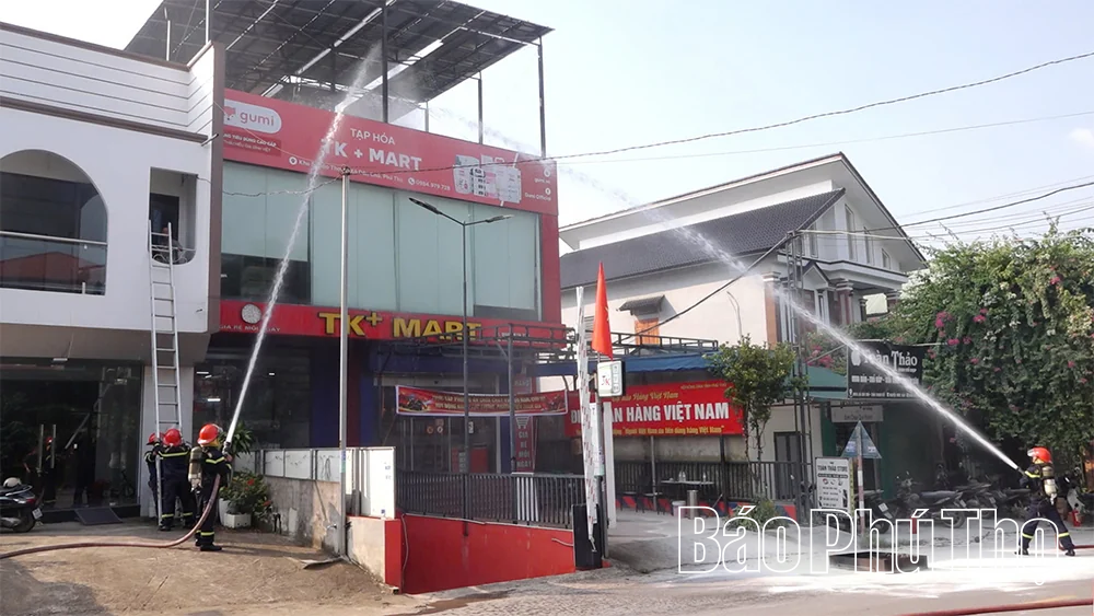 Xã Dân Chủ diễn tập phương án chữa cháy và cứu nạn, cứu hộ