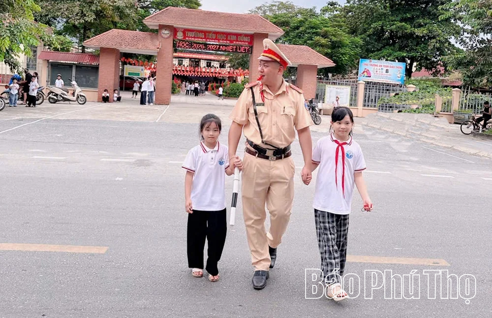 Đảm bảo an toàn giao thông cho học sinh đến trường
