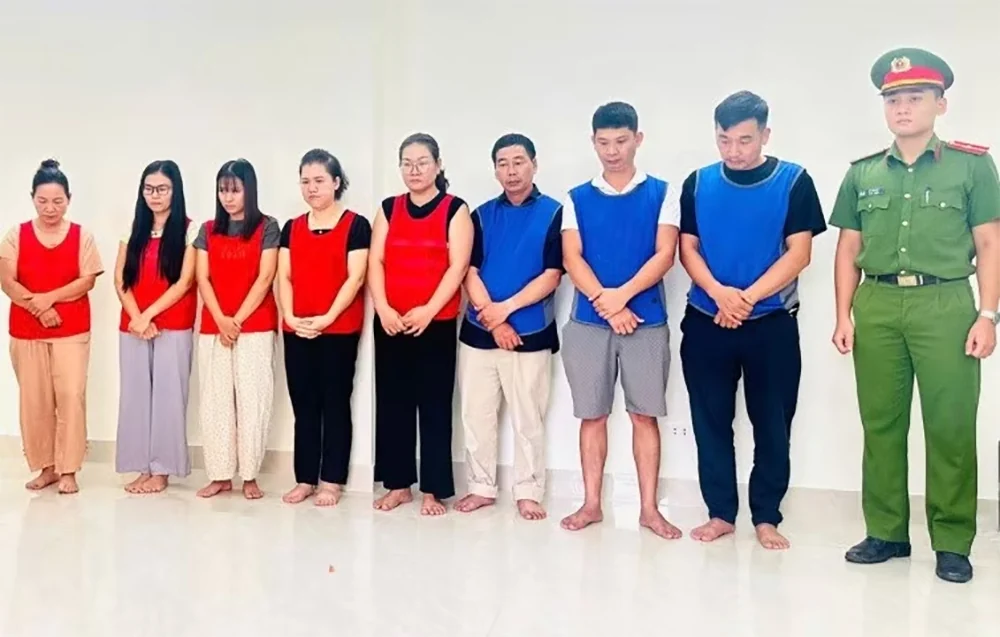 Phá đường dây dùng bột mì, hóa chất làm giả thuốc chống đột quỵ An Cung