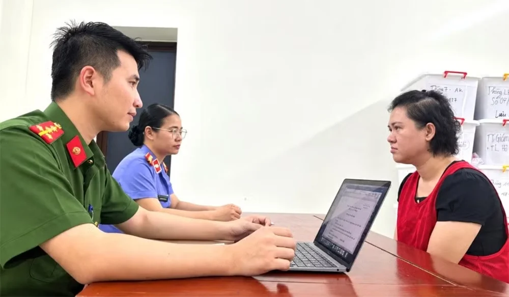 Phá đường dây dùng bột mì, hóa chất làm giả thuốc chống đột quỵ An Cung