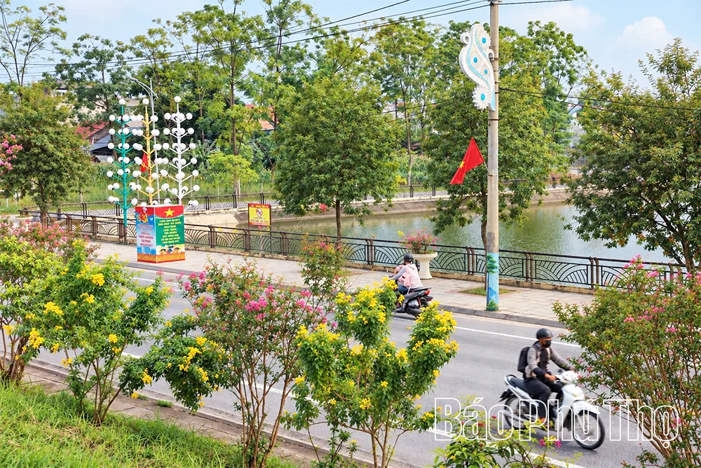 Rực rỡ sắc hoa Thu