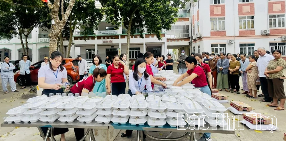 Không để người khó khăn, yếu thế ở lại phía sau