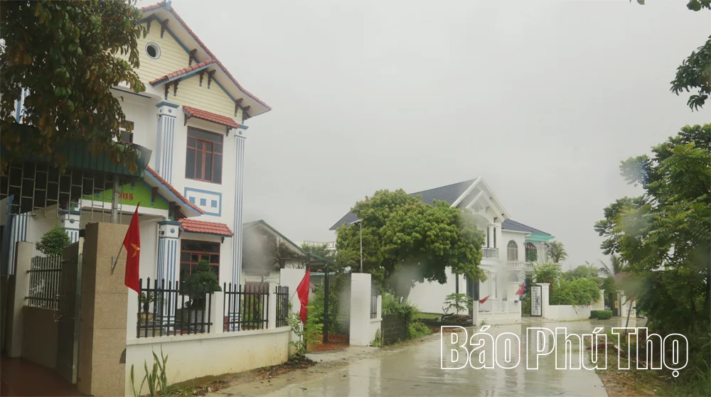 Nghịch lý xóm “hữu đinh, vô điền”