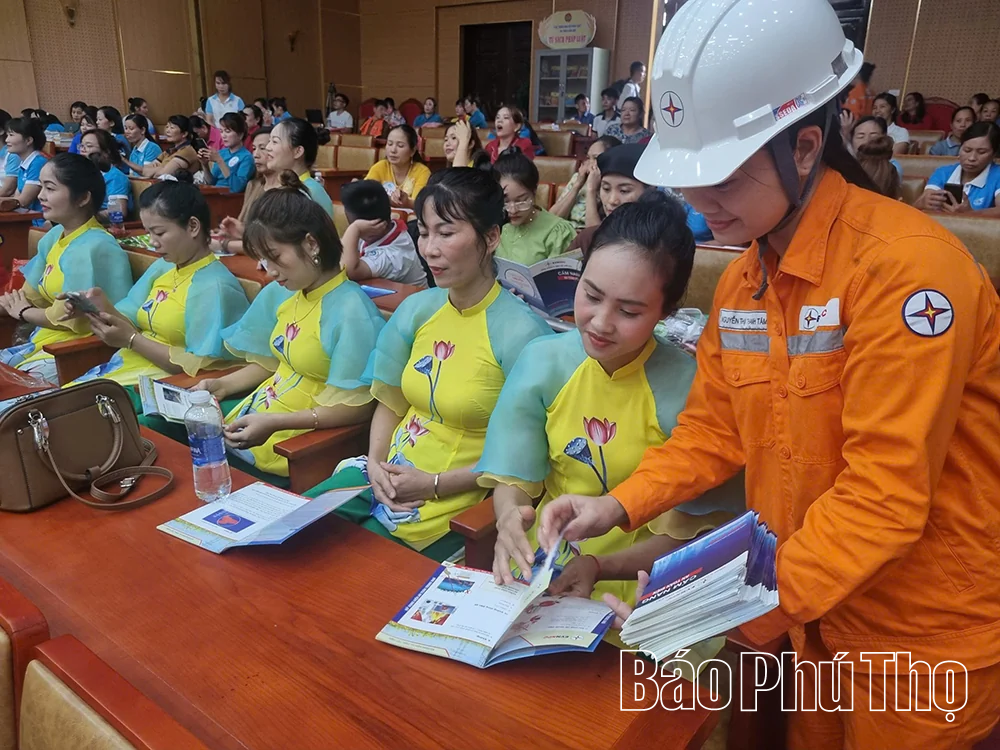 Điện lực Cẩm Khê hưởng ứng Ngày toàn dân phòng cháy chữa cháy