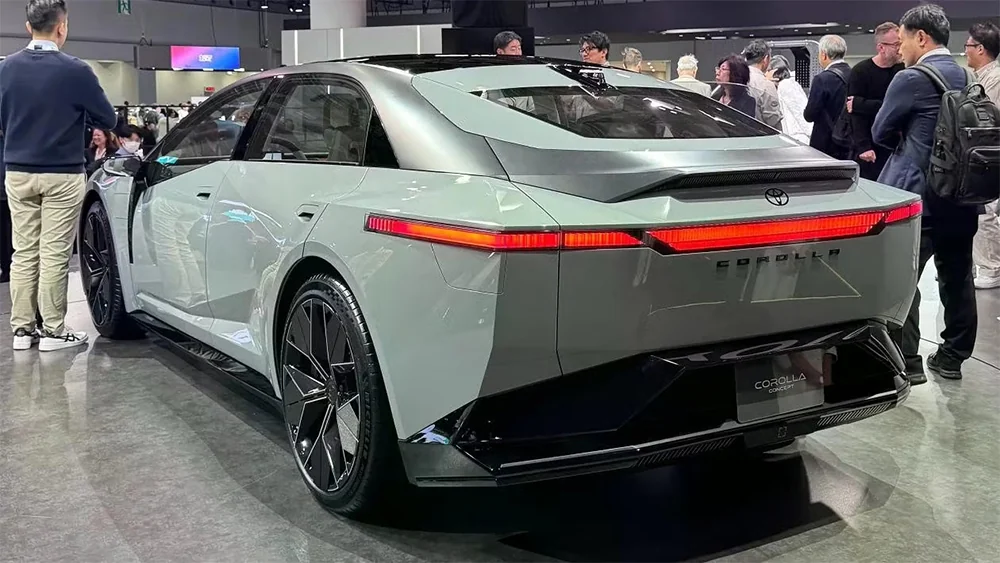 Xe Toyota bán chạy nhất mọi thời đại sắp có màn lột xác