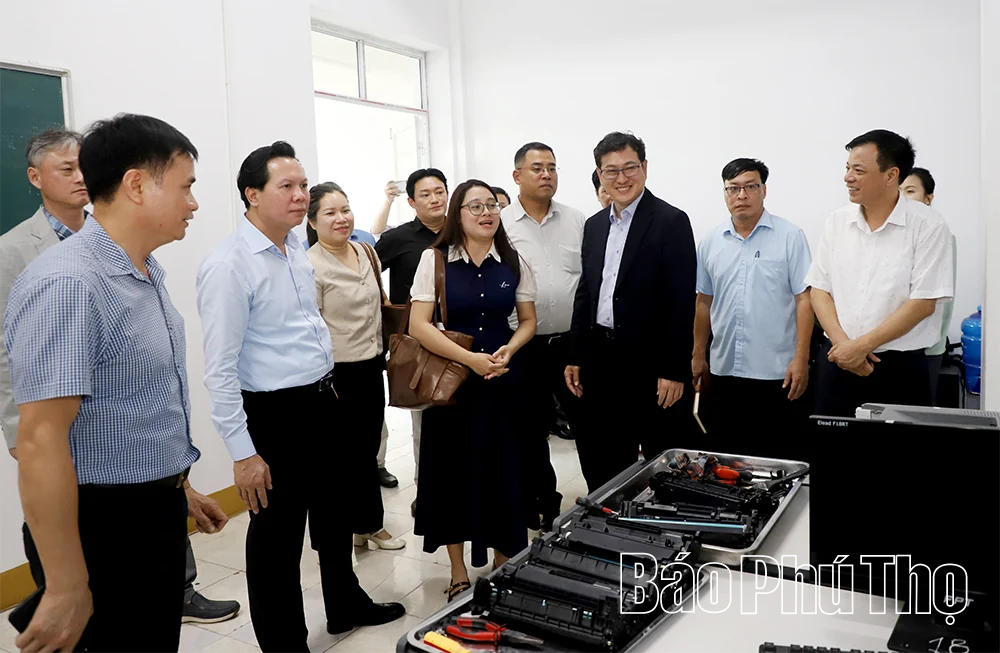 Samsung Việt Nam khảo sát xây dựng SIC Lab và đào tạo nhân lực tại hai trường ở Phú Thọ