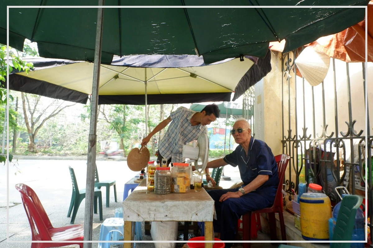 Những câu chuyện nơi hè phố