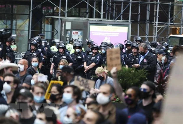 Cựu Tổng thống Bush: Sự bất công và nỗi sợ hãi đang bóp nghẹt đất nước