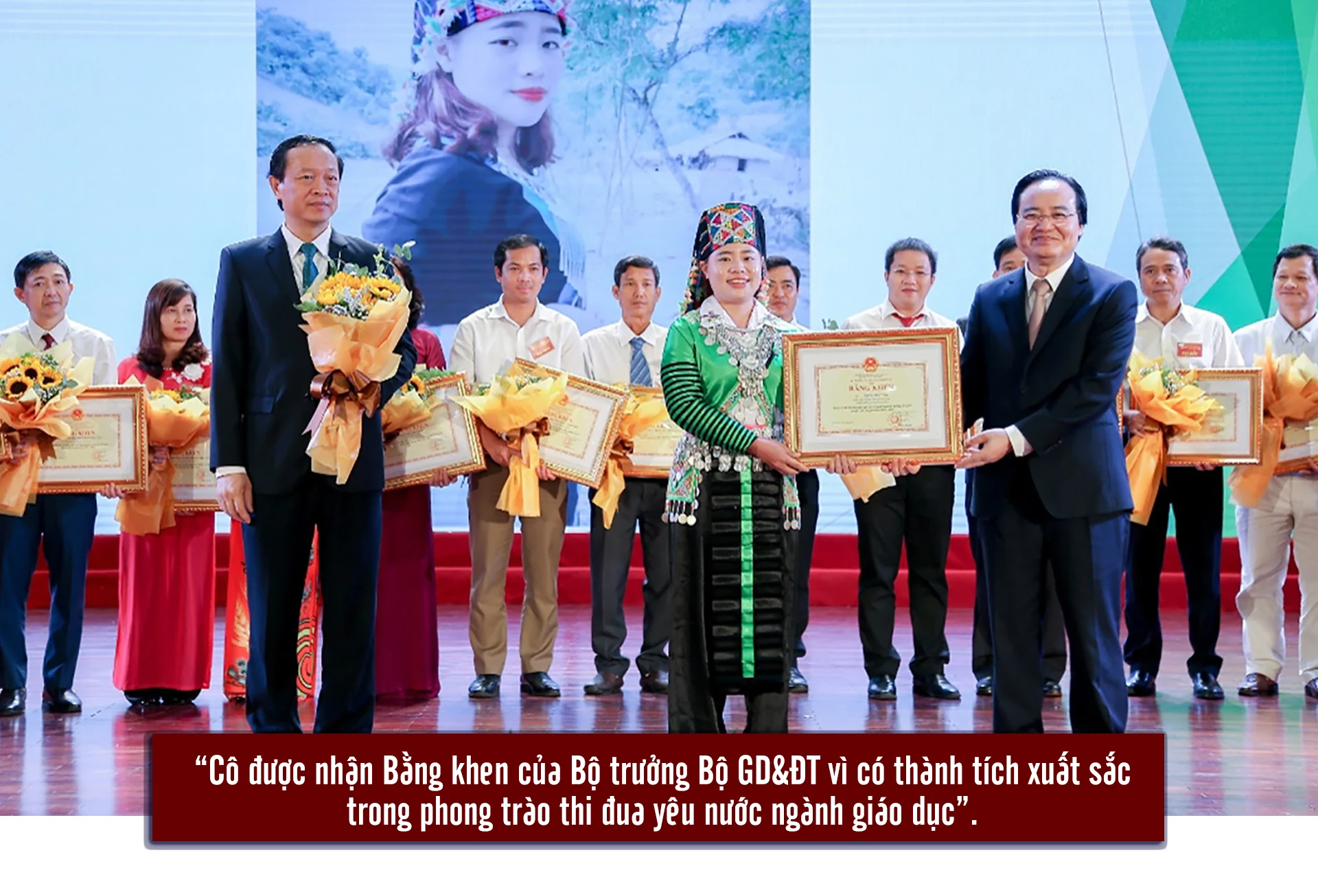 [E-Magazine] - Hành trình gieo chữ của cô giáo người Mông