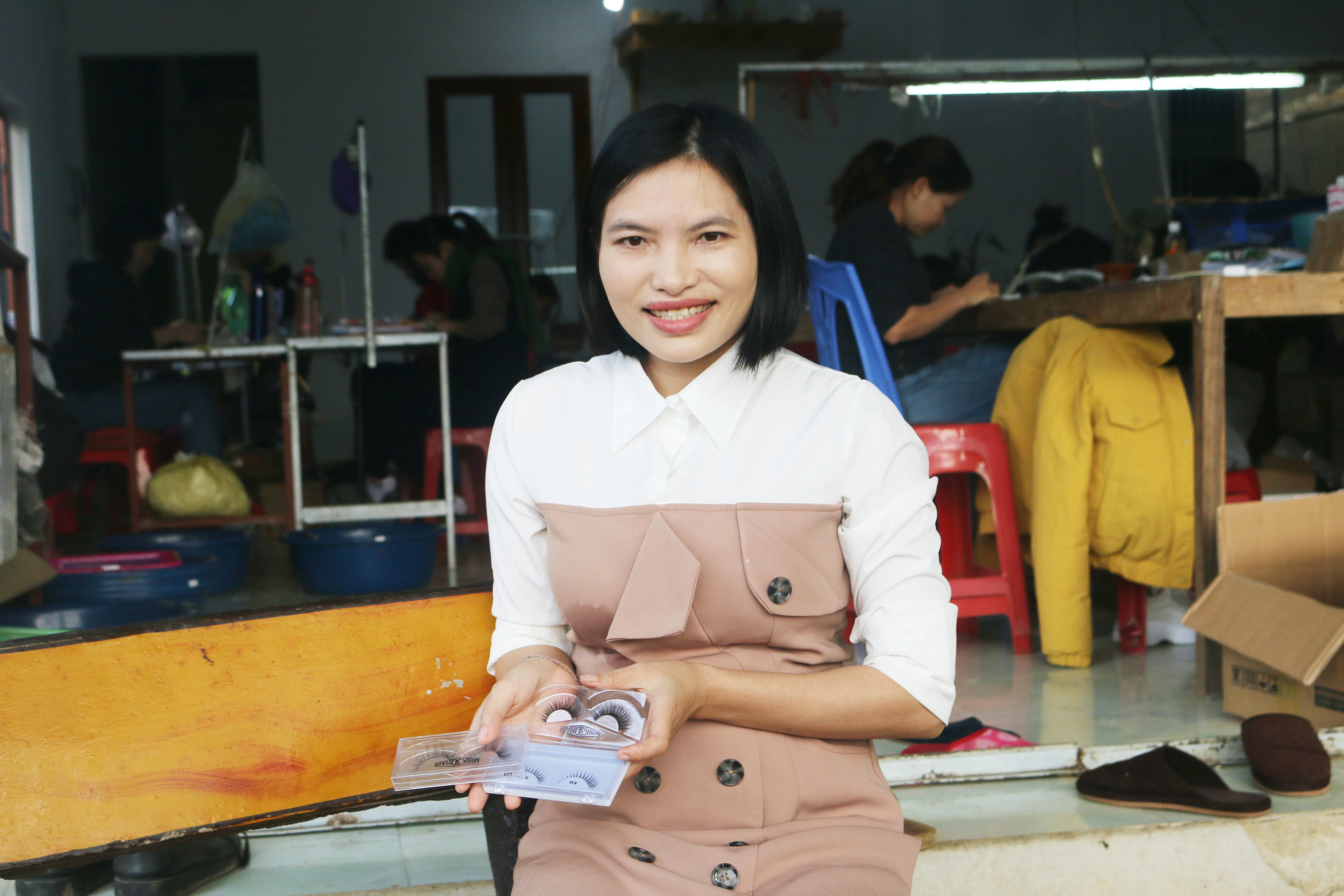 [E-Magazine] - Cô gái dân tộc Mường khát vọng làm giàu trên mảnh đất quê hương