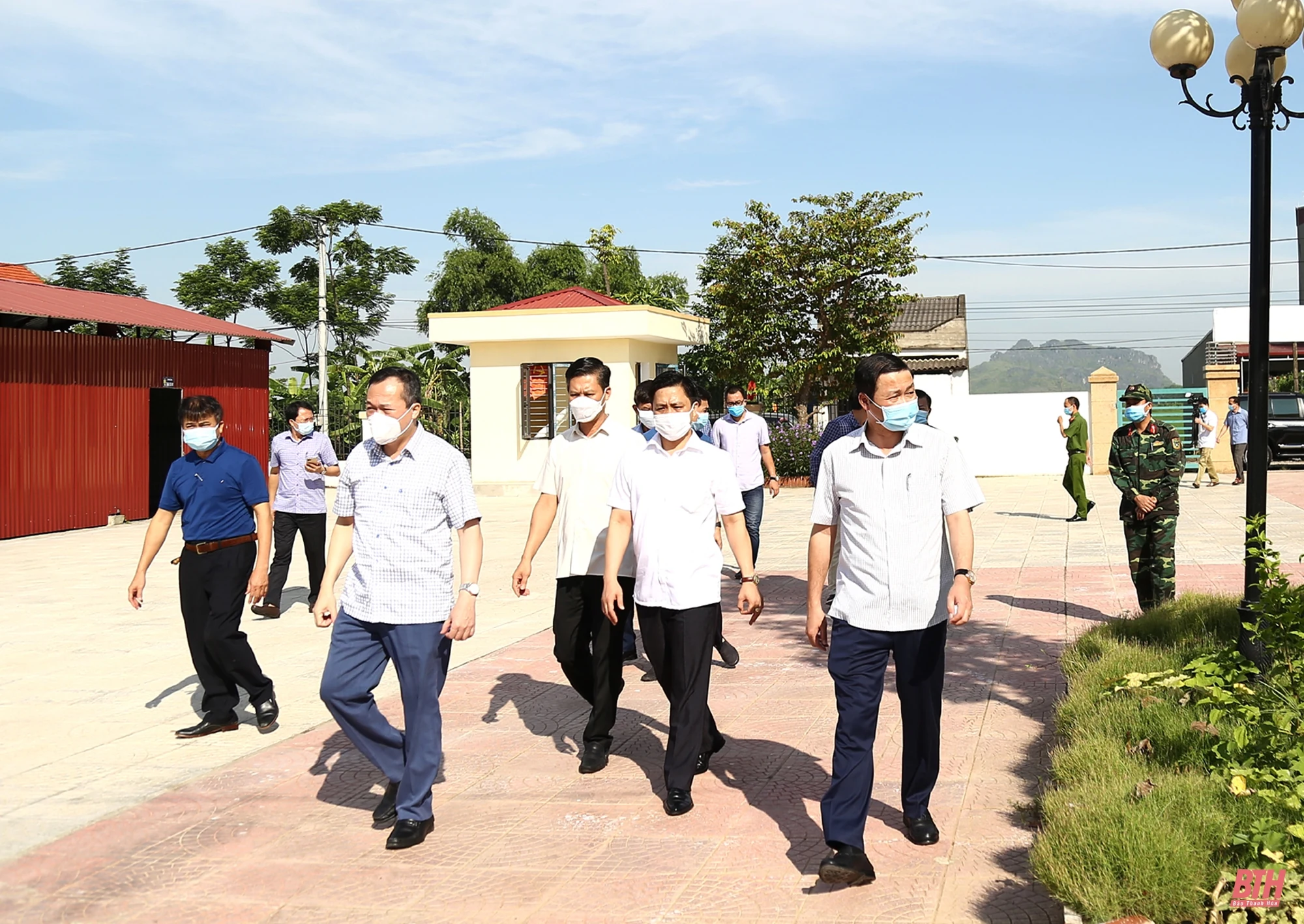 Đồng tâm, đồng lòng, đồng sức vượt qua khó khăn, quyết tâm chiến thắng đại dịch COVID-19