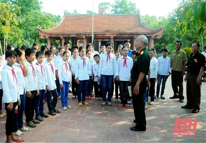 Bồi đắp niềm tin, truyền lửa cách mạng cho thế hệ trẻ