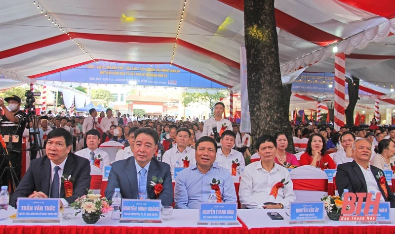 Lễ kỷ niệm 60 năm thành lập Trường cấp 3 Hậu Lộc - THPT Hậu Lộc I và đón nhận Cờ thi đua của UBND tỉnh