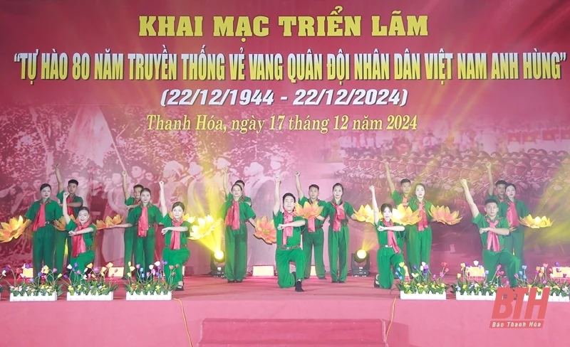 Khai mạc Triển lãm “Tự hào 80 năm truyền thống vẻ vang Quân đội Nhân dân Việt Nam anh hùng”