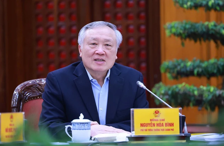 Thủ tướng Chính phủ chủ trì phiên họp về chế độ, chính sách với cán bộ, công chức, người lao động khi sắp xếp, tinh gọn bộ máy