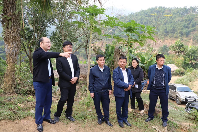 Đẩy nhanh tiến độ bố trí tái định cư xen ghép ở huyện Quan Sơn