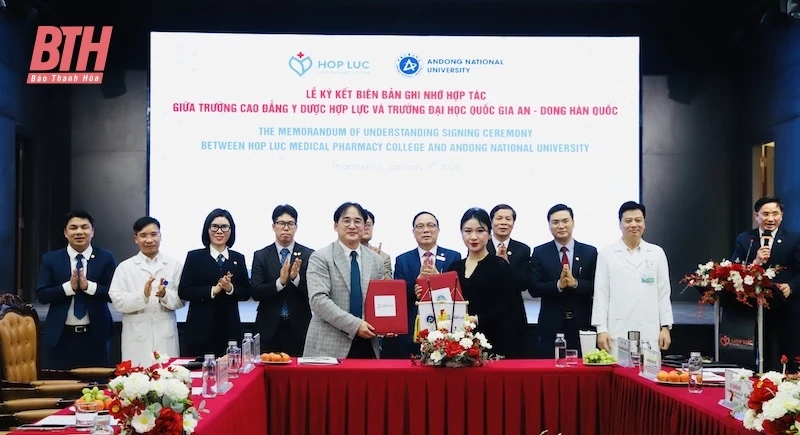 Ký biên bản ghi nhớ hợp tác giữa Trường Cao đẳng Y Dược Hợp Lực và Trường Đại học quốc gia Andong Hàn Quốc 