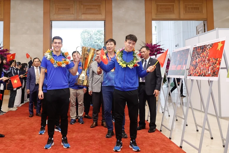 Thủ tướng Chính phủ: Hương vị chiến thắng còn mãi, nhưng bóng đá Việt Nam phải vô địch châu Á và dự World Cup