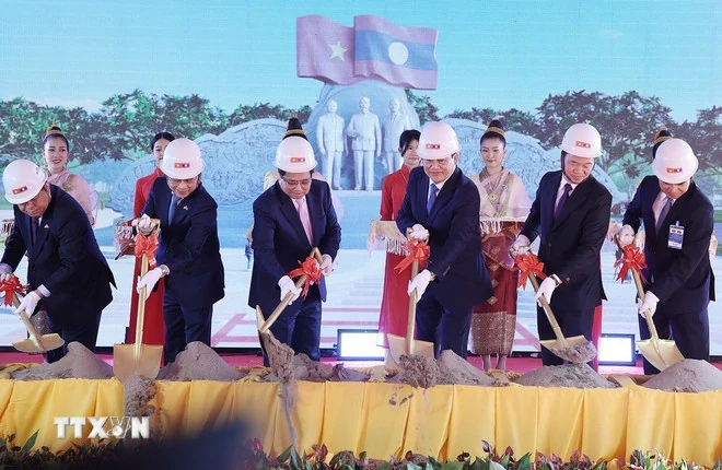 Hai Thủ tướng Việt Nam-Lào dự lễ khởi công Công viên Hữu nghị Lào-Việt