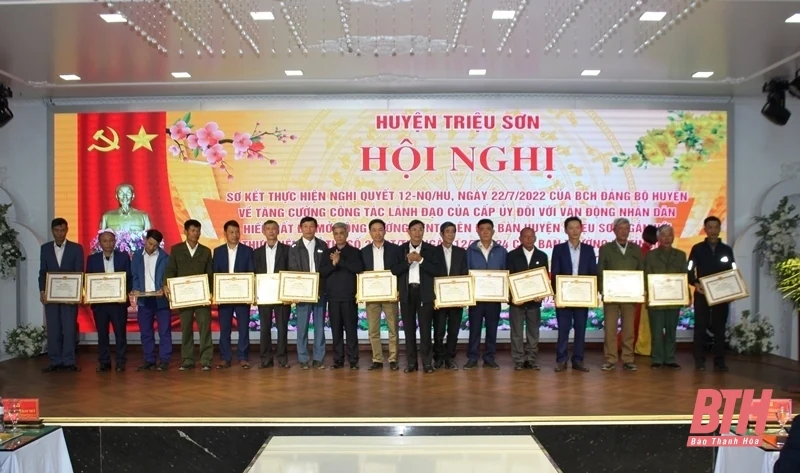 Triệu Sơn: Tiếp tục đẩy mạnh tuyên truyền, vận động Nhân dân hiến đất mở rộng đường giao thông nông thôn