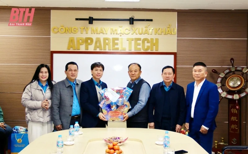 LĐLĐ tỉnh thăm, chúc tết doanh nghiệp và tặng quà cho đoàn viên, người lao động khó khăn