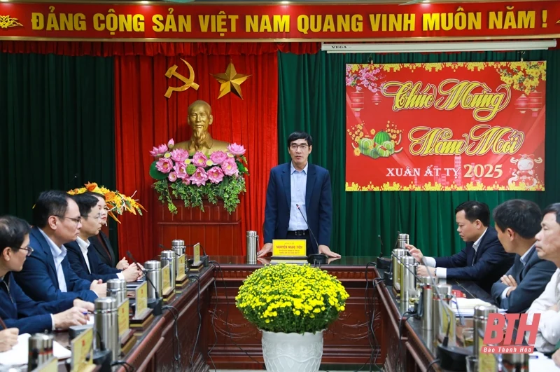 Trưởng Ban Nội chính Tỉnh ủy Nguyễn Ngọc Tiến thăm, kiểm tra tình hình sản xuất và đời sống Nhân dân huyện Quan Hóa